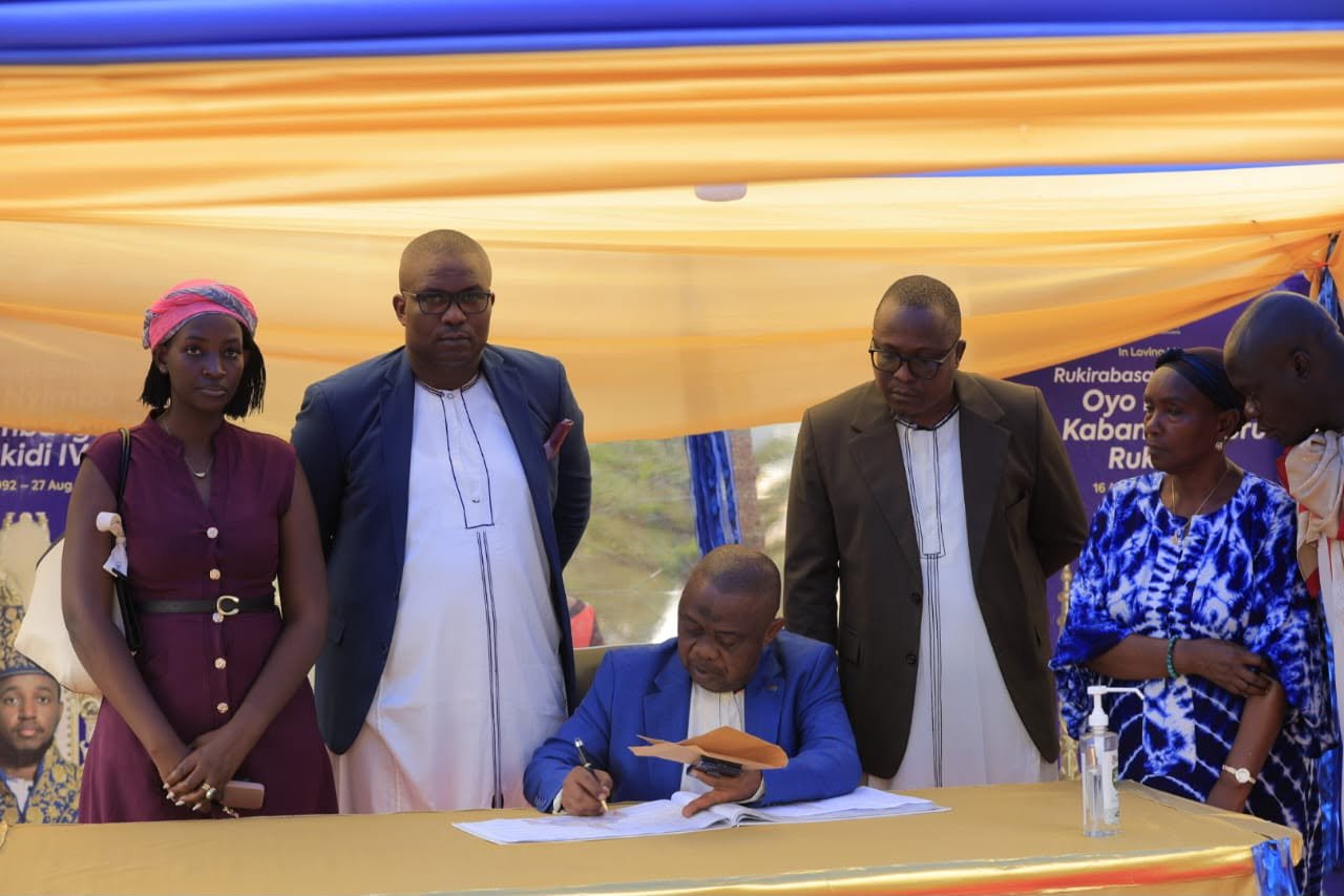 FUFA Pays Tribute to Late Tooro King Oyo at Karuzika Palace